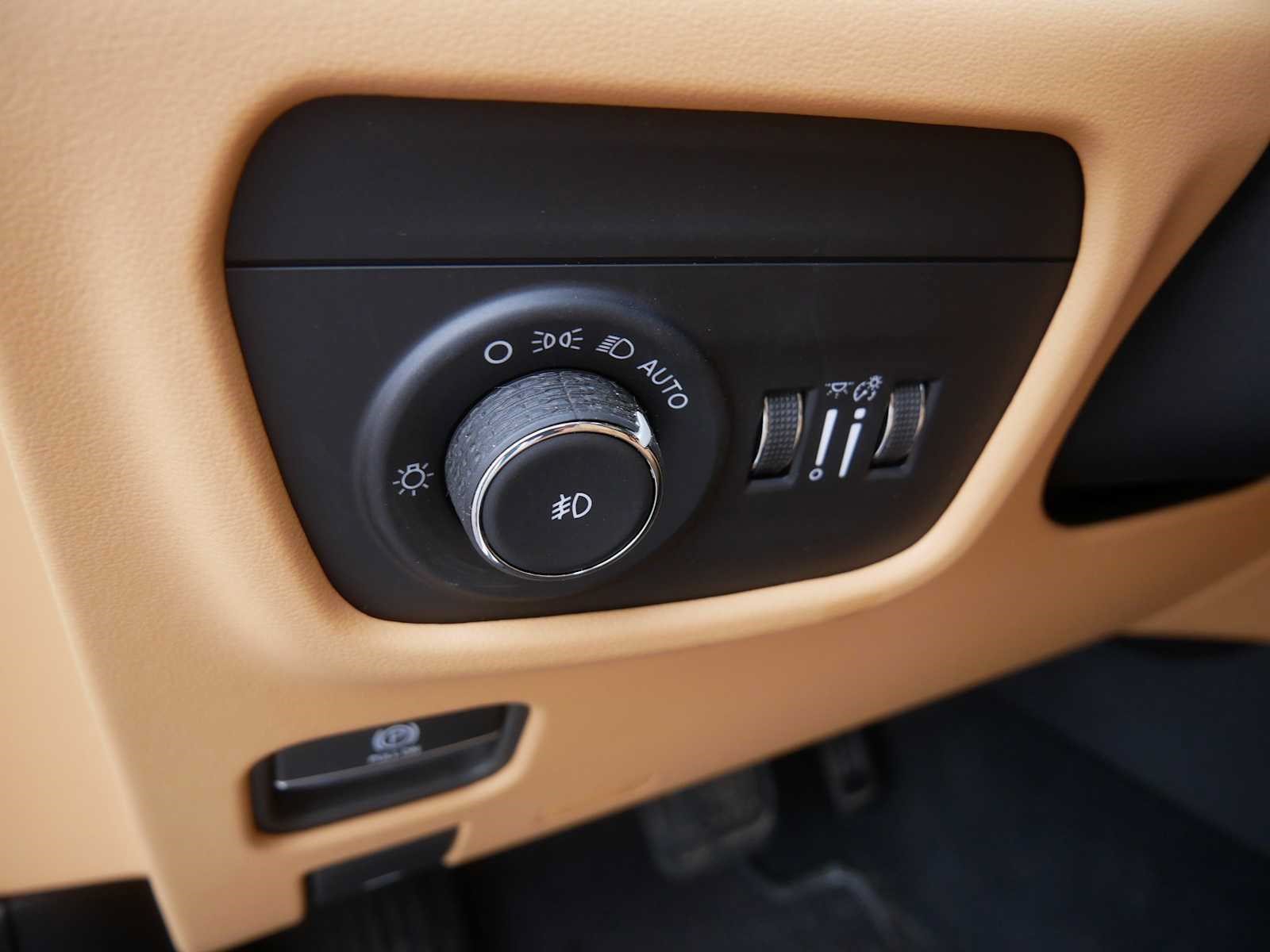 Used 2024 Jeep Grand Cherokee L Summit AWD/4WD image 24