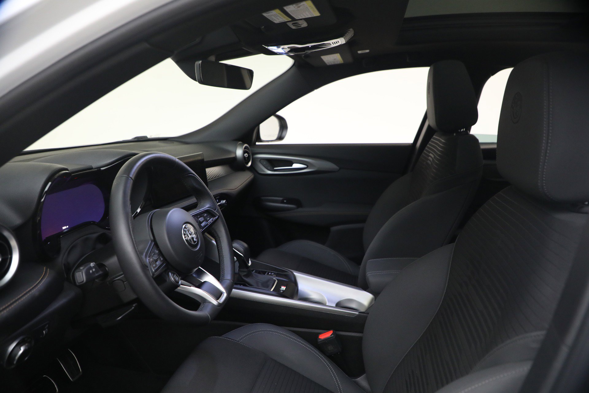 Used 2025 Alfa Romeo Tonale image 13