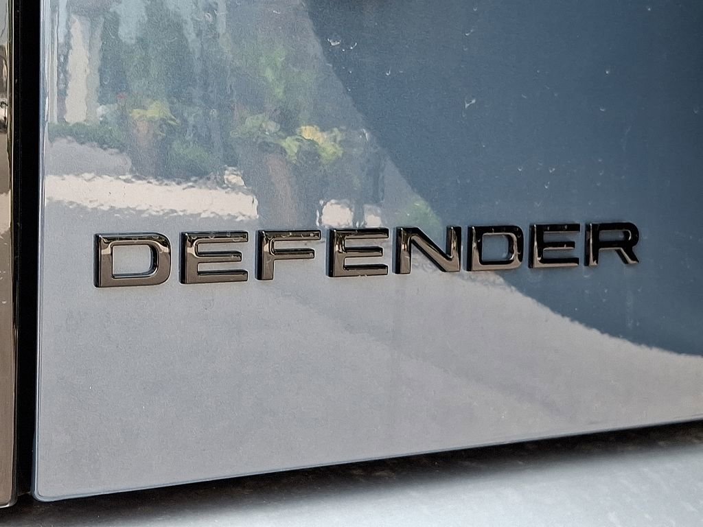 Certified 2025 Land Rover Defender 110 S AWD/4WD image 23
