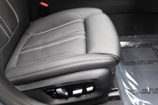 Used 2023 BMW M550i xDrive w/ Executive Package image 53