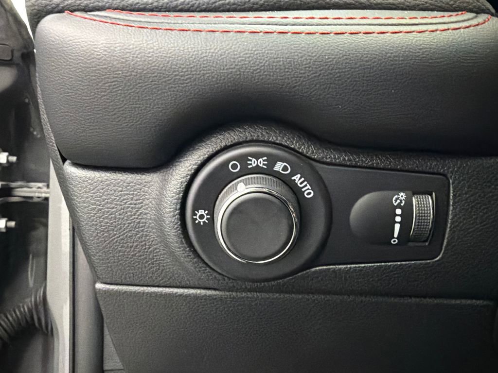 Used 2024 Dodge Durango GT image 32