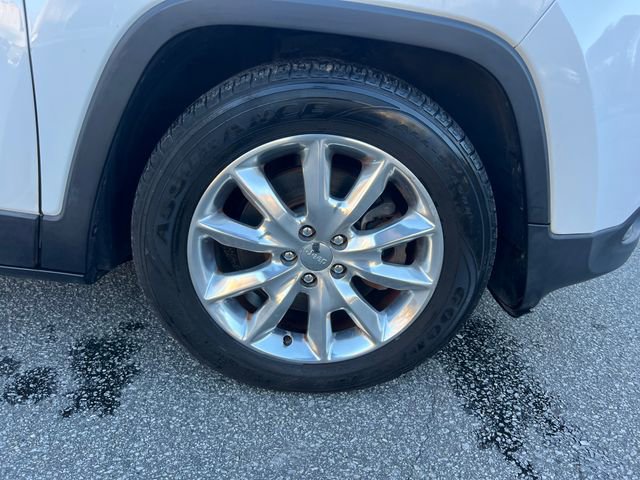 Used 2017 Jeep Cherokee Limited image 33