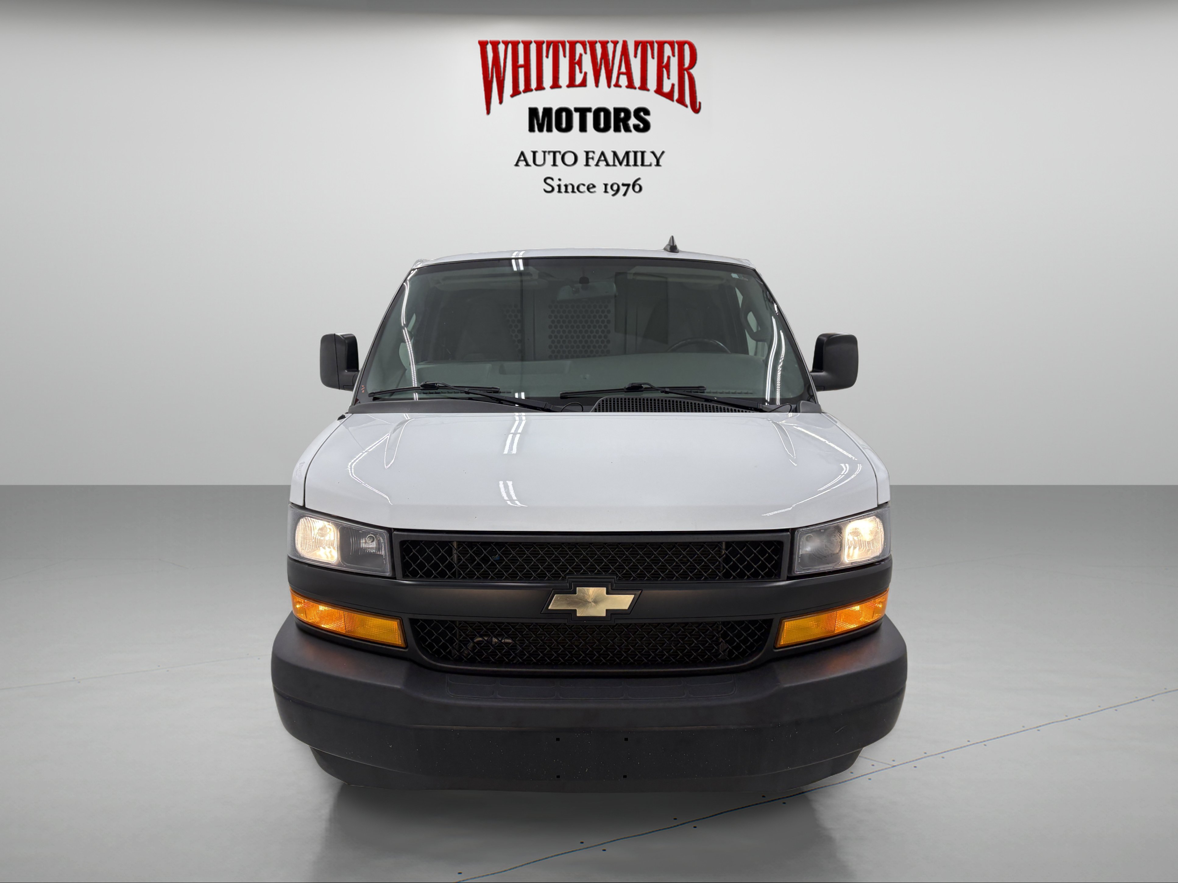 Used 2021 Chevrolet Express 3500 Extended w/ Driver Convenience Package RWD image 6