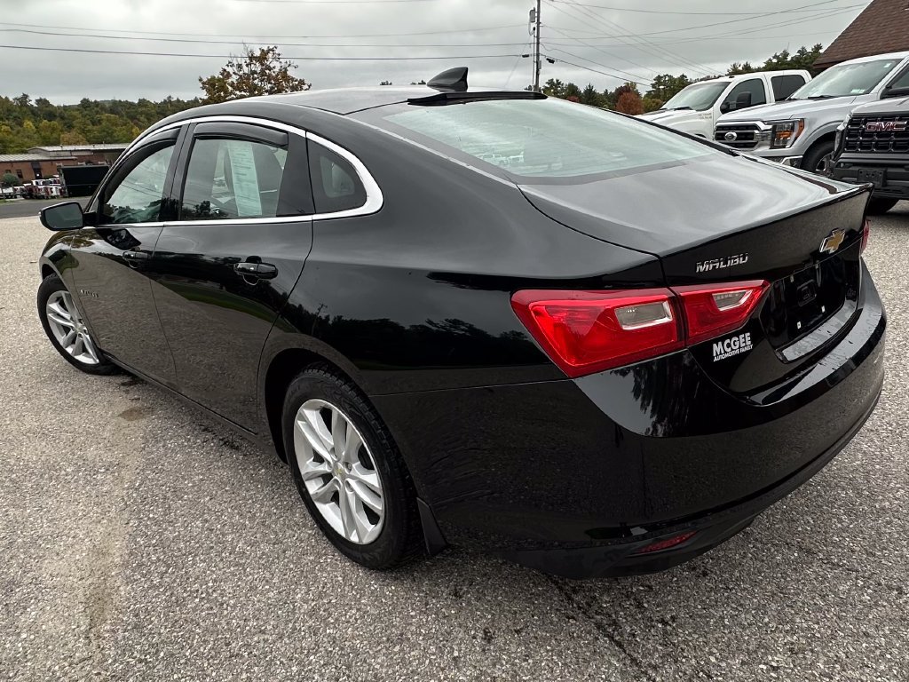 Used 2017 Chevrolet Malibu LT FWD image 3