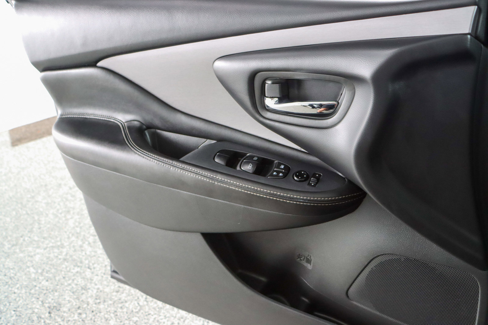 Used 2023 Nissan Murano SV FWD image 21