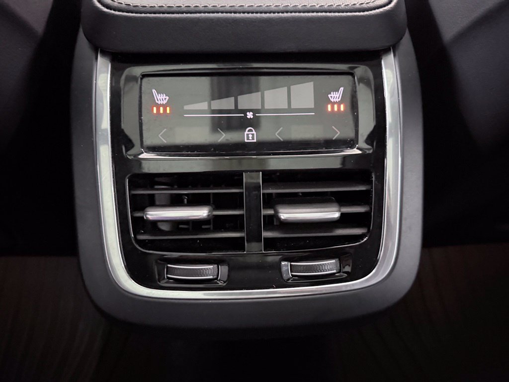 Used 2024 Volvo XC90 B6 Ultimate w/ Protection Package Premier AWD/4WD image 22