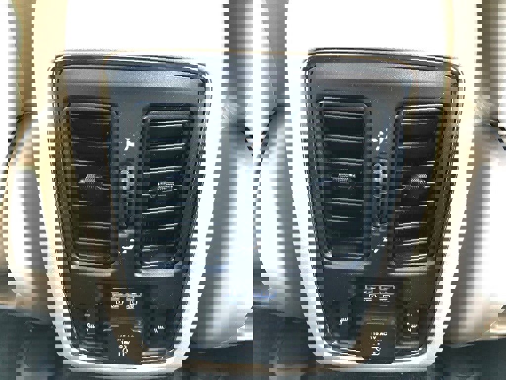 Used 2015 Jeep Grand Cherokee Limited image 34