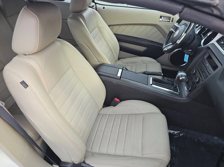 Used 2010 Ford Mustang Premium image 14