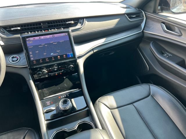 Used 2024 Jeep Grand Cherokee L Limited w/ Luxury Tech Group II image 39