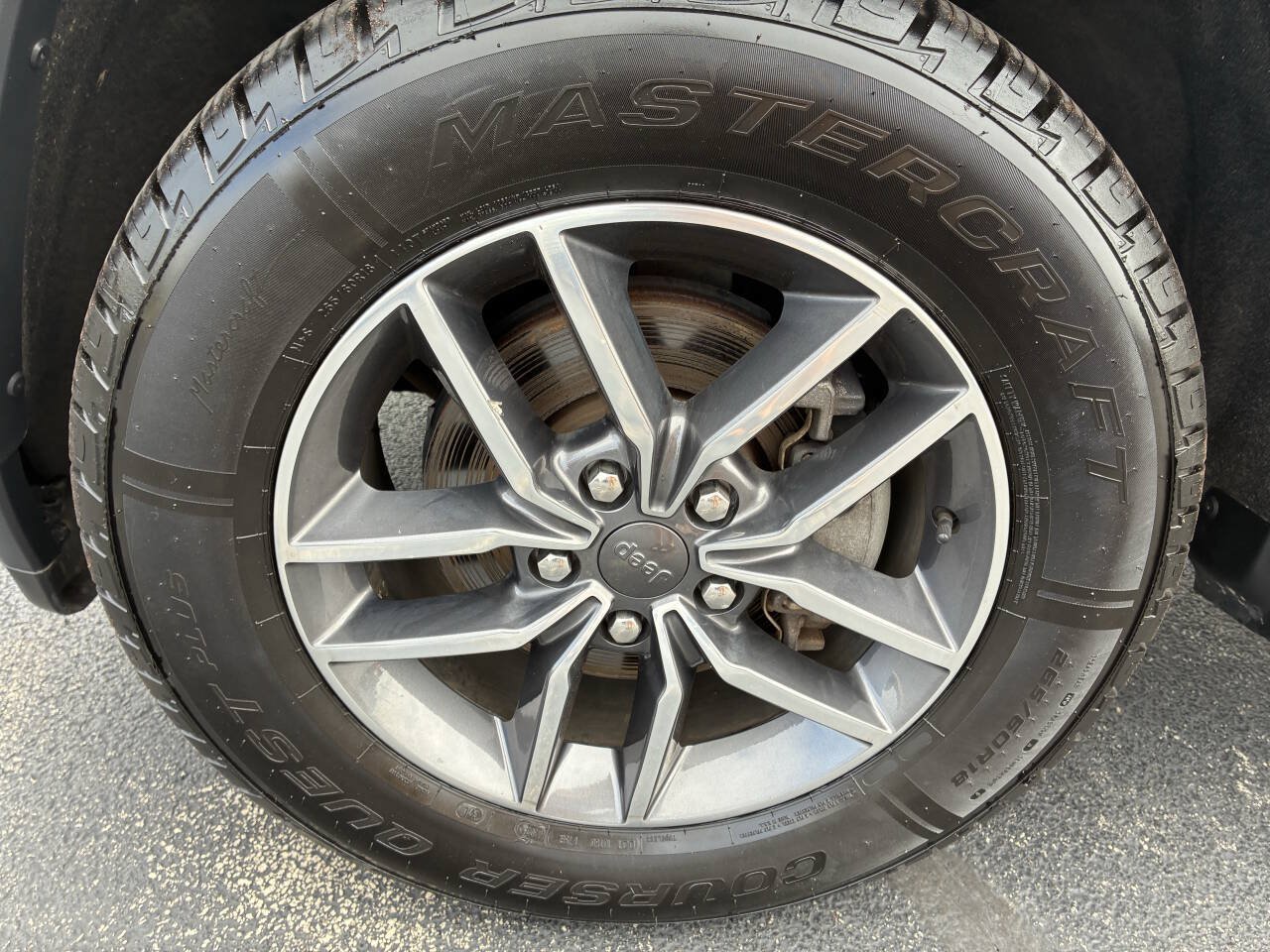 Used 2019 Jeep Grand Cherokee Limited AWD/4WD image 31