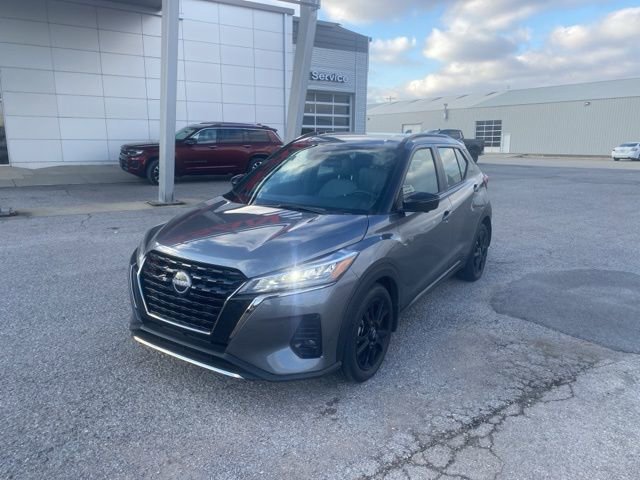 Used 2024 Nissan Kicks SR w/ SR Premium Package FWD image 2