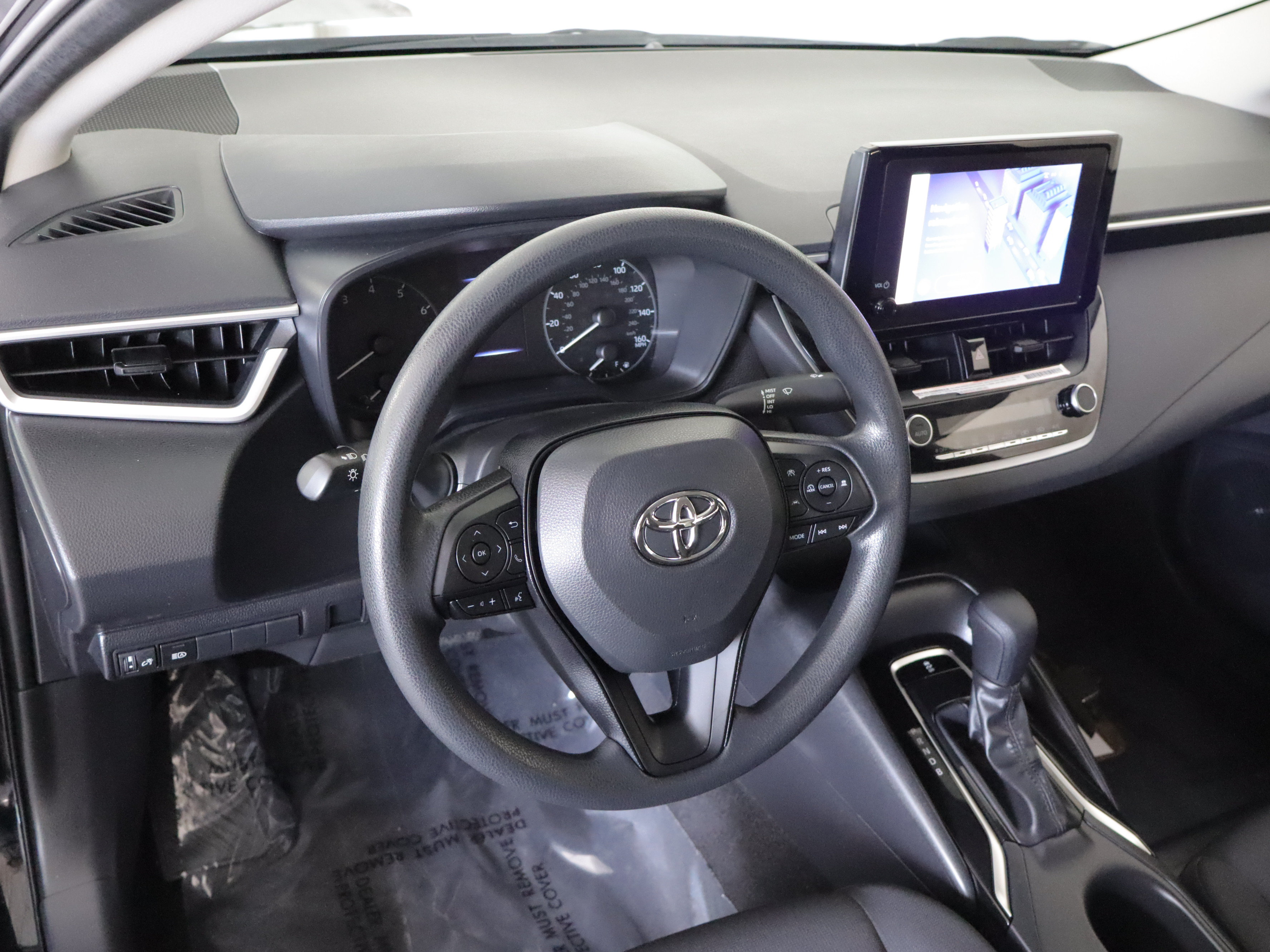 Used 2023 Toyota Corolla LE w/ Carpet Mat Package (TMS) FWD image 9