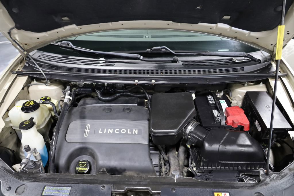 Used 2011 Lincoln MKX 2WD w/ Wood Pkg image 28