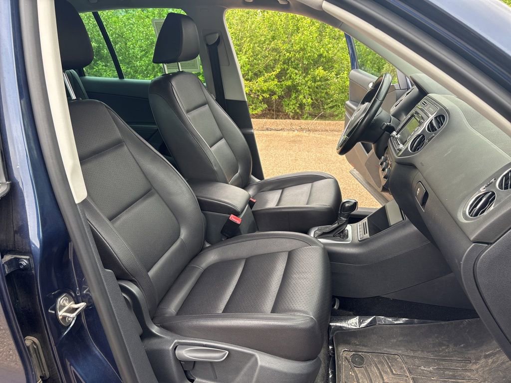 Used 2012 Volkswagen Tiguan S AWD/4WD image 12