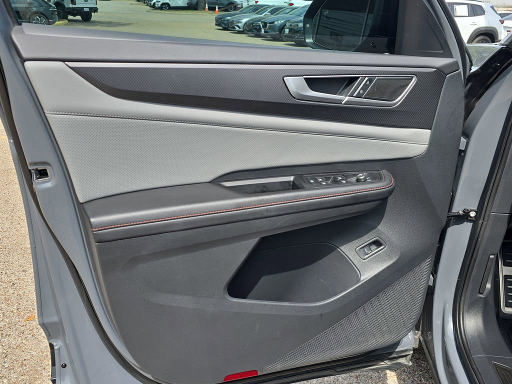 Used 2024 Volkswagen Atlas Peak Edition SE AWD/4WD image 27