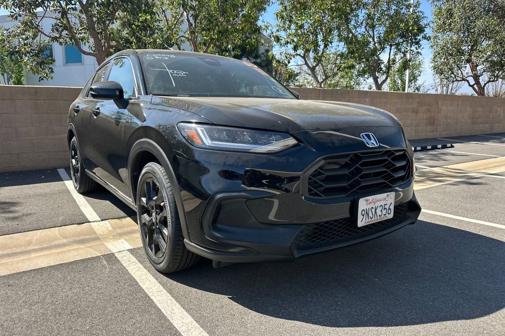Used 2025 Honda HR-V Sport image 2