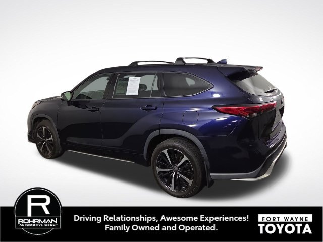 Used 2021 Toyota Highlander XSE AWD/4WD image 11