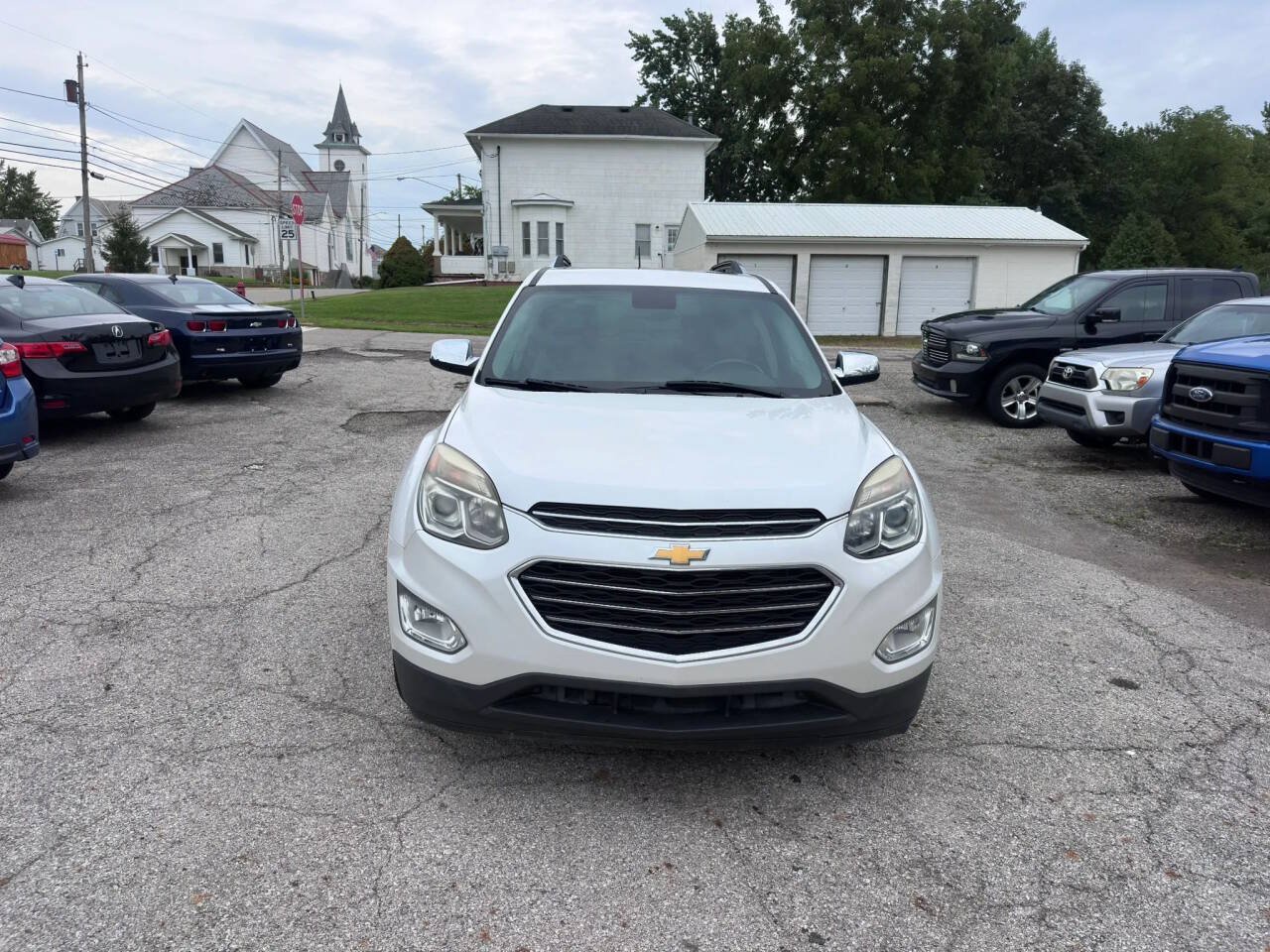 Used 2016 Chevrolet Equinox LTZ w/ Enhanced Convenience Package FWD image 2