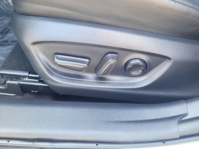 Used 2023 Toyota Camry SE w/ Convenience Package FWD image 11