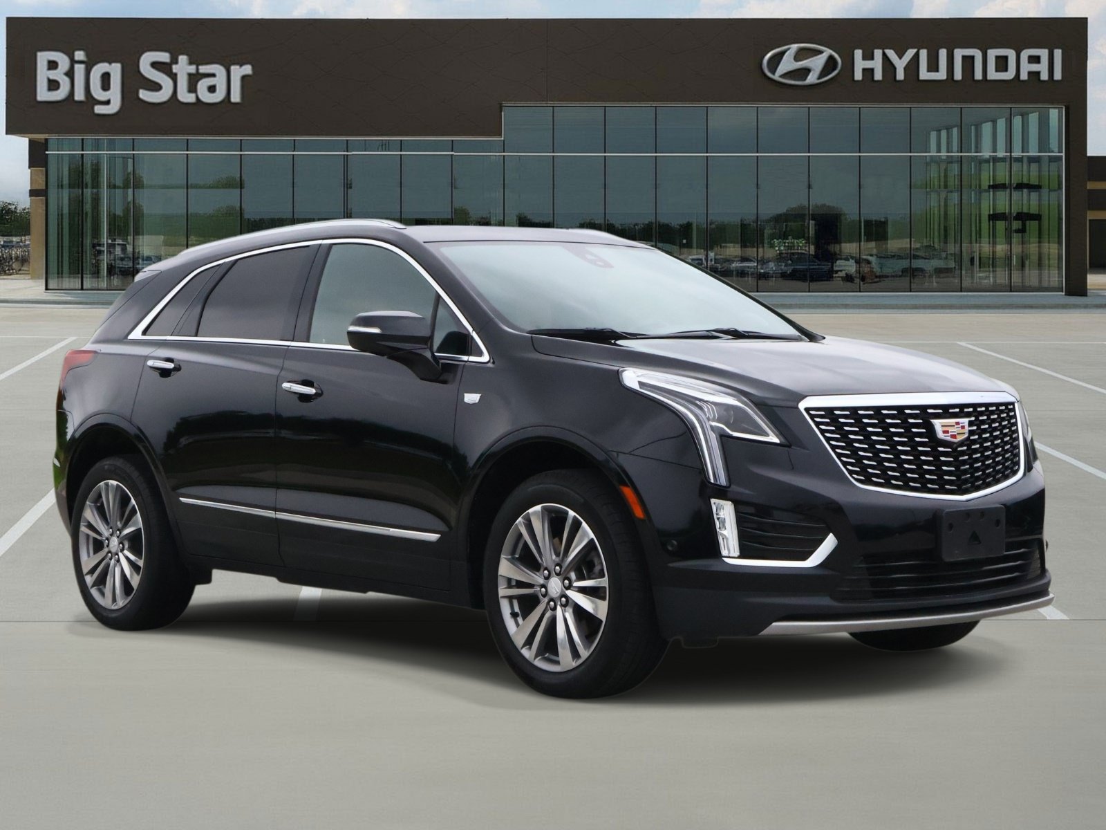 Used 2024 Cadillac XT5 Premium Luxury w/ Technology Package FWD image 6