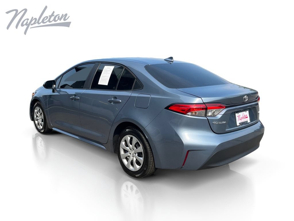 Used 2023 Toyota Corolla LE FWD image 3