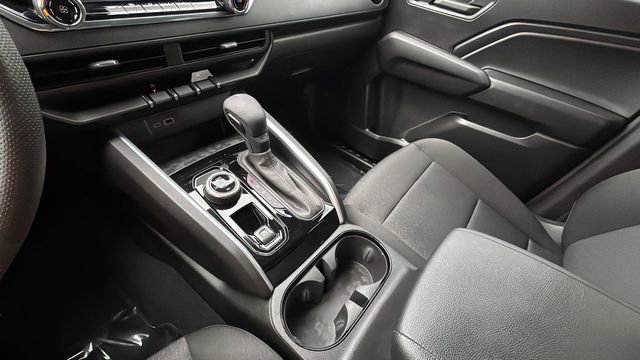 Used 2024 Chevrolet Colorado Trail Boss w/ Technology Package AWD/4WD image 14