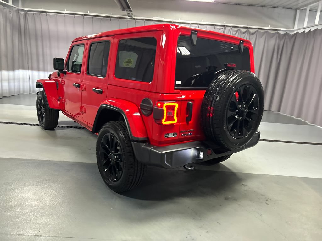 Used 2025 Jeep Wrangler Unlimited Sahara w/ Safety Group AWD/4WD image 5