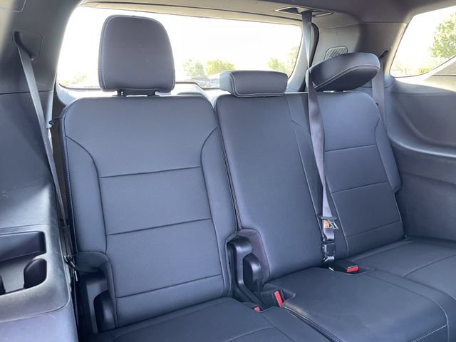 Used 2025 Chevrolet Traverse LT FWD image 27