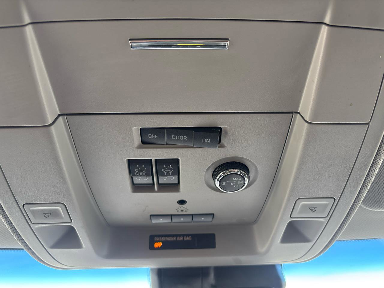 Used 2019 Chevrolet Suburban Premier AWD/4WD image 31
