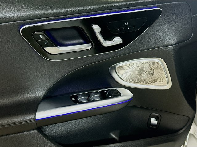 Used 2022 Mercedes-Benz C 300 Sedan w/ Exclusive Trim Package image 23