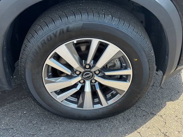 Used 2025 Nissan Pathfinder SL AWD/4WD image 9