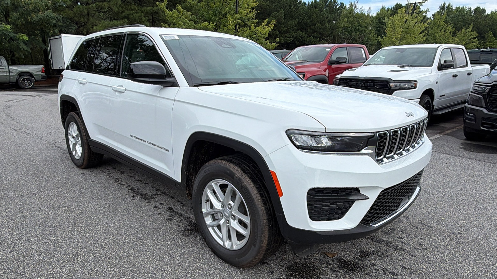 New 2026 Jeep Grand Cherokee Laredo RWD image 5
