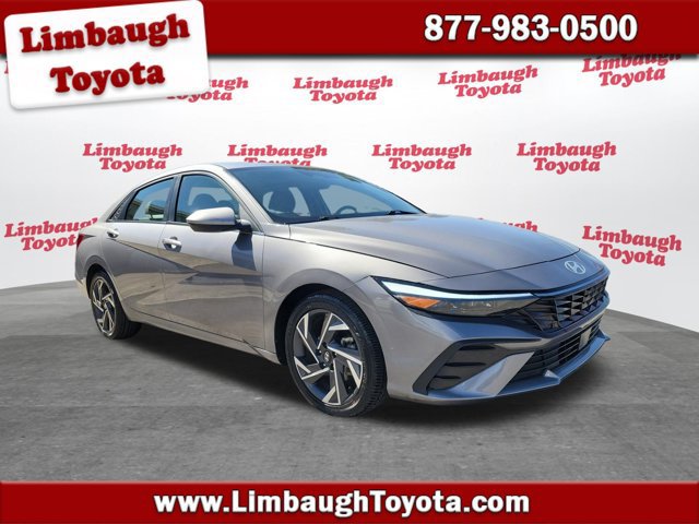 Used 2025 Hyundai Elantra SEL FWD image 1