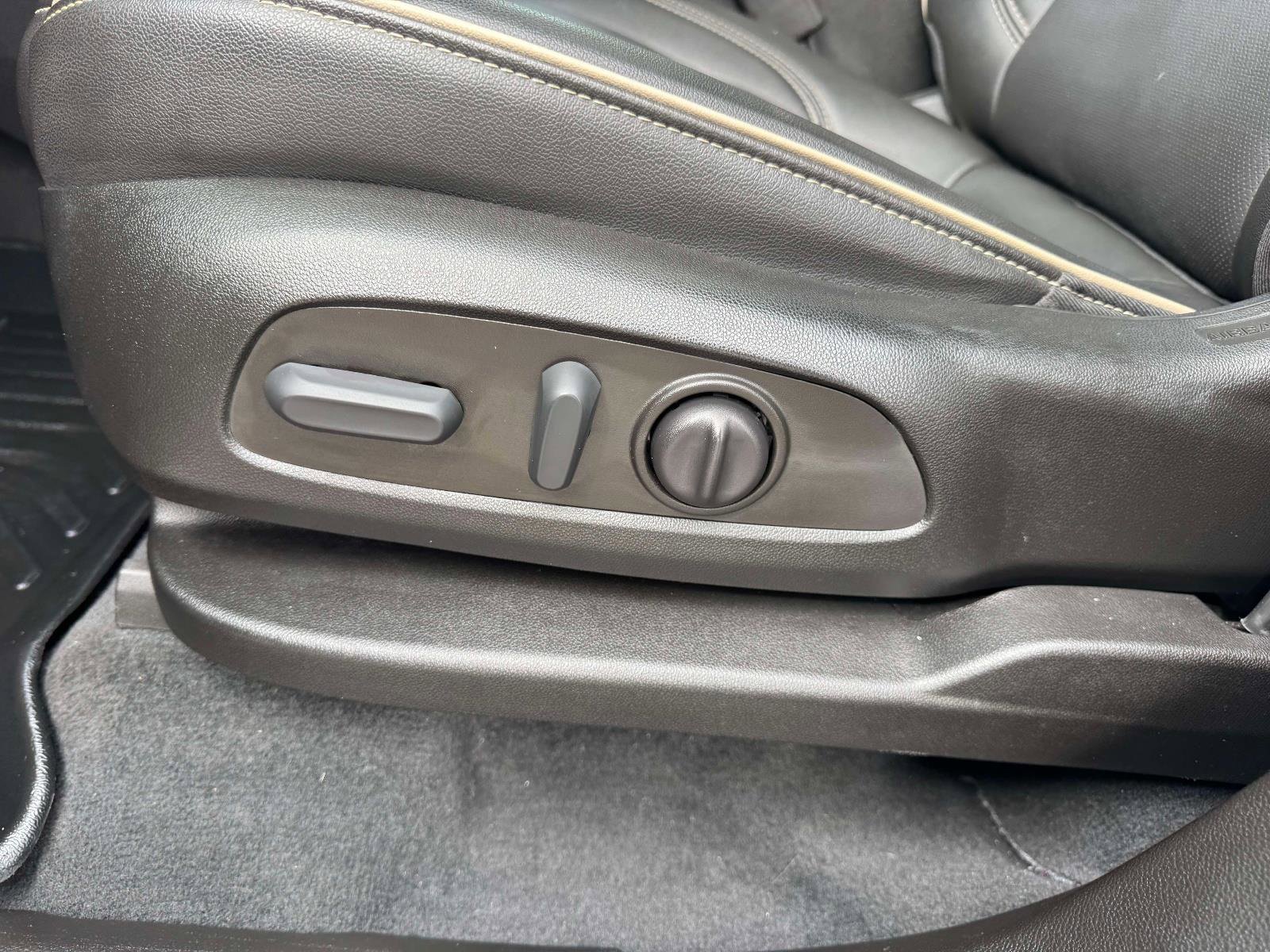 Used 2023 Chevrolet Traverse Premier image 18