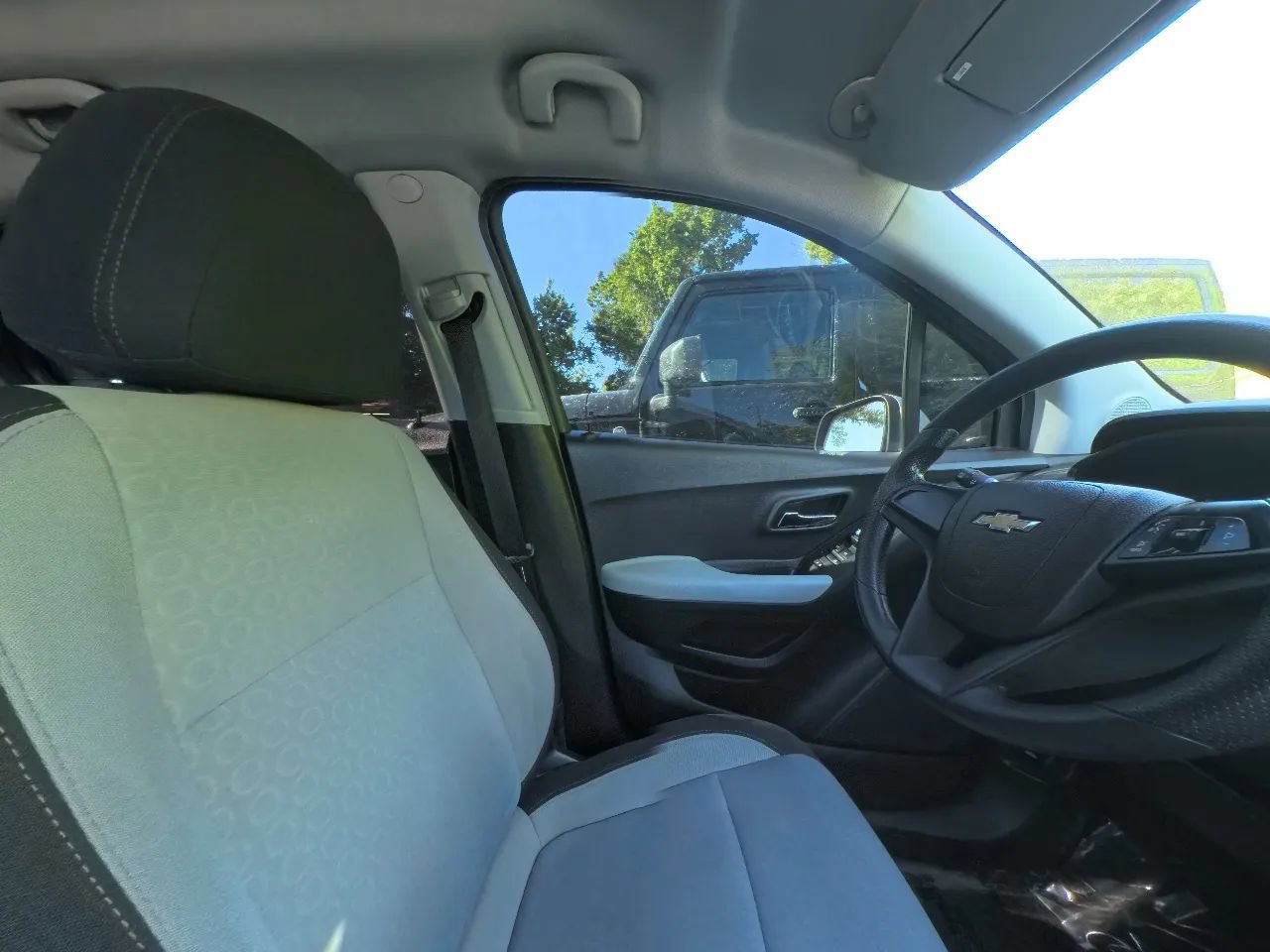 Used 2019 Chevrolet Trax LS FWD image 29