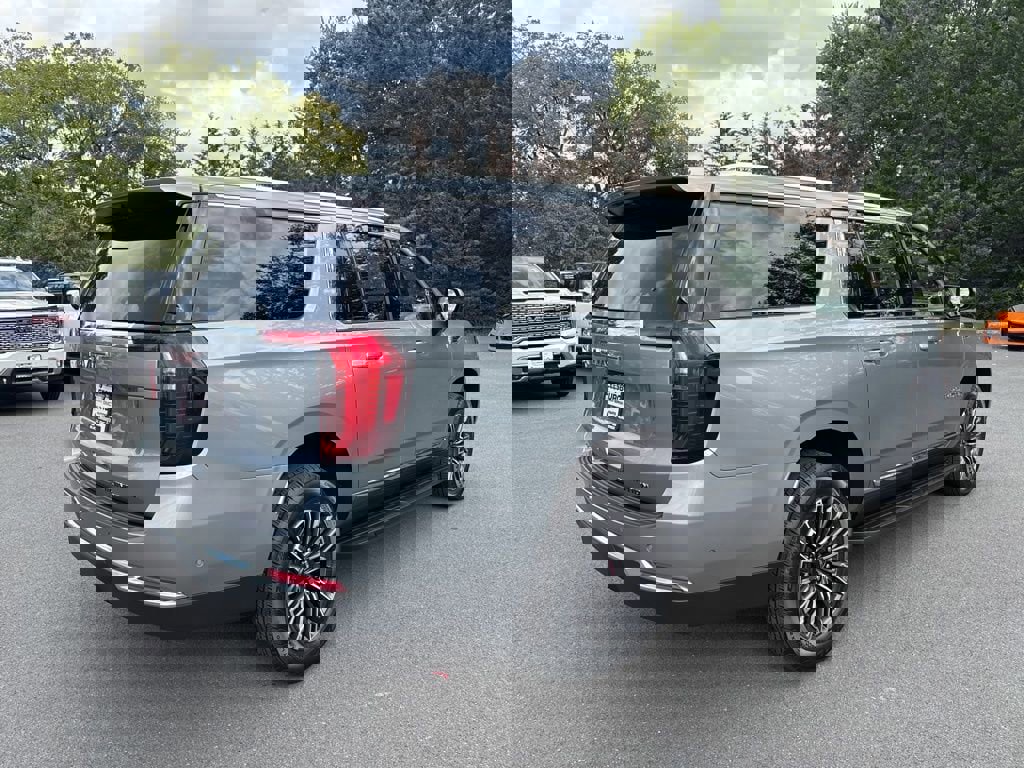 New 2026 GMC Yukon XL Elevation w/ LPO, Floor Liner Package image 7