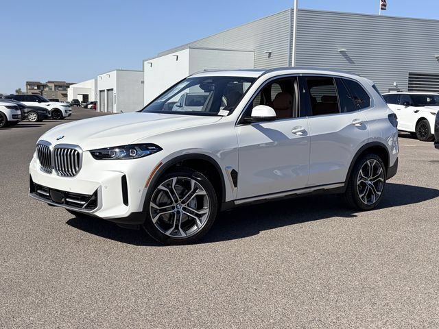 Used 2026 BMW X5 sDrive40i w/ Premium Package RWD image 2