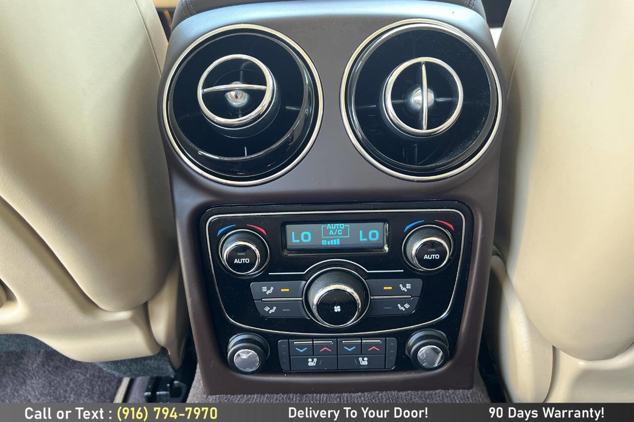 Used 2016 Jaguar XJ L Portfolio RWD image 17