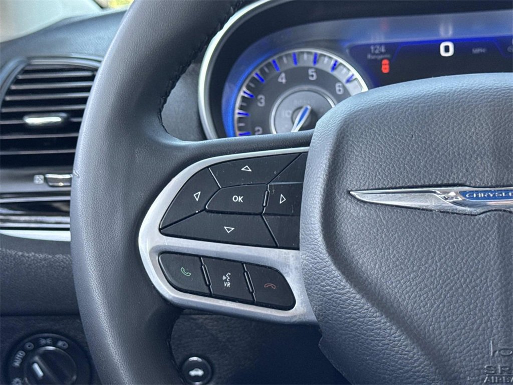Used 2023 Chrysler 300 Touring image 10