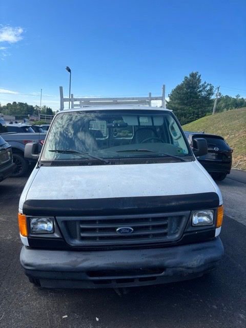 Used 2006 Ford E-150 and Econoline 150 RWD image 2
