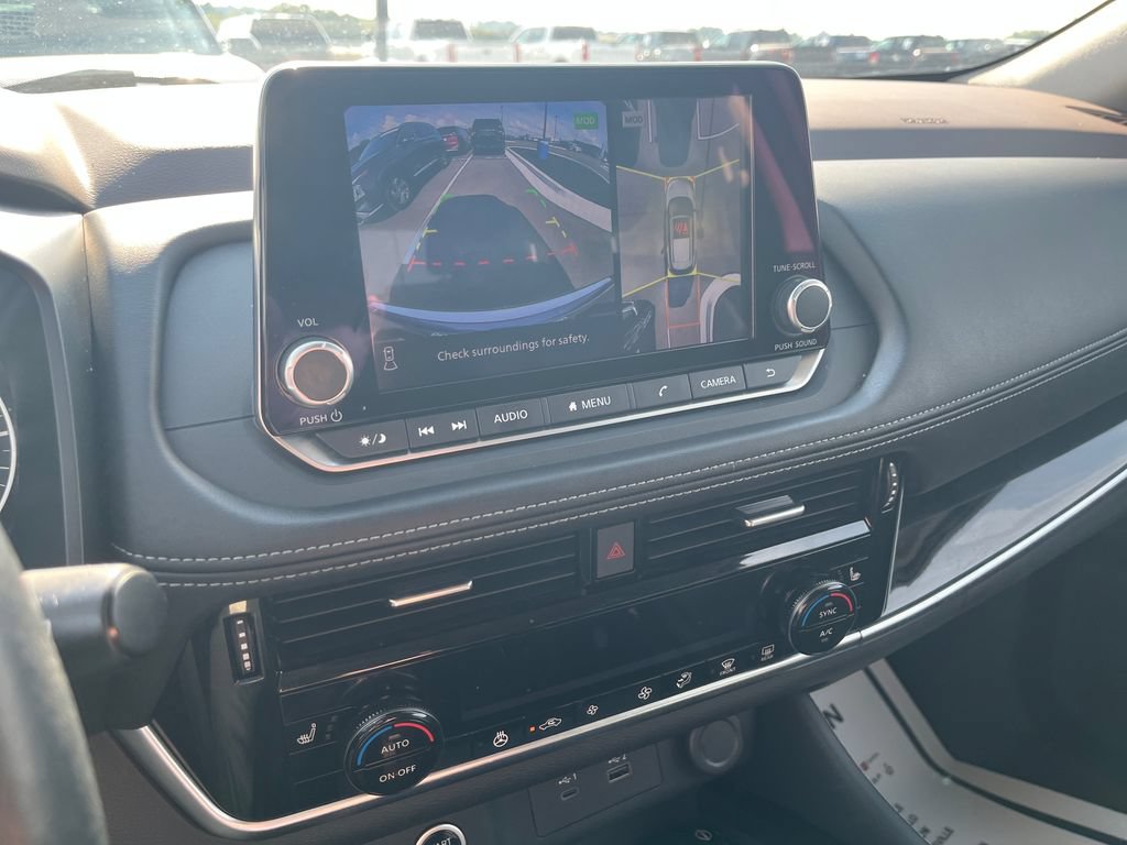 Used 2023 Nissan Rogue SL AWD/4WD image 18