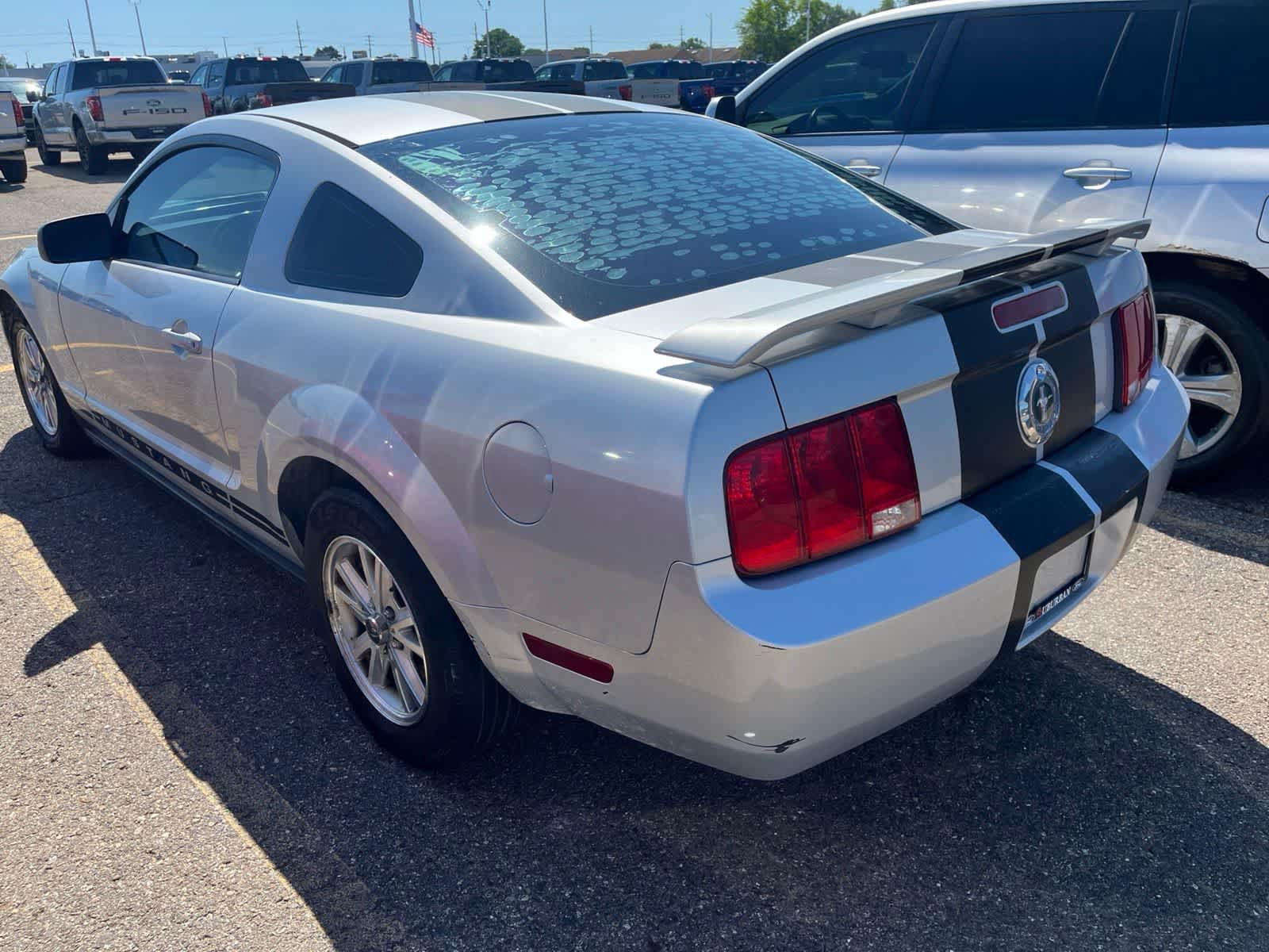 Used 2006 Ford Mustang Coupe RWD image 10