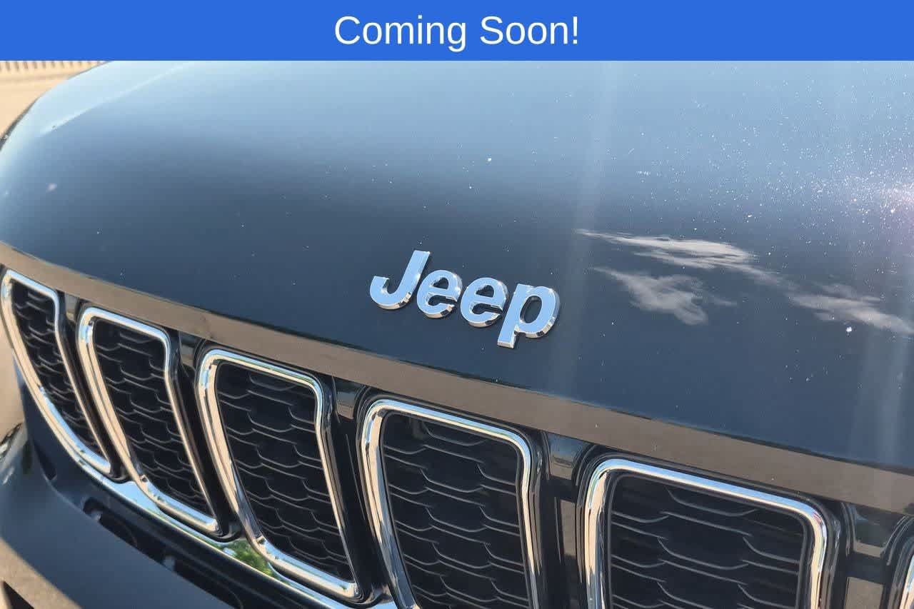 Used 2022 Jeep Grand Cherokee L Limited AWD/4WD image 11