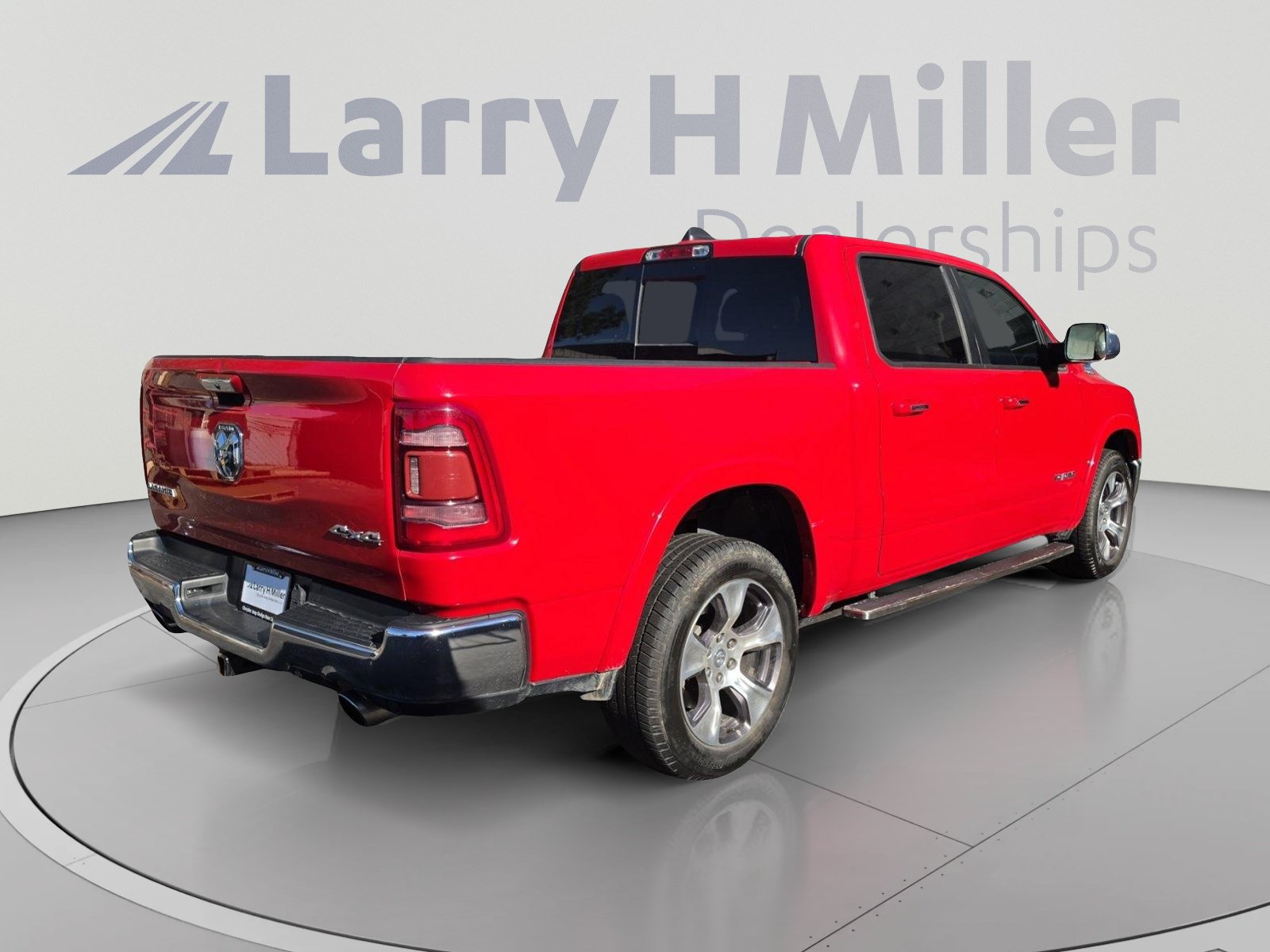 Used 2019 RAM 1500 Laramie AWD/4WD image 5