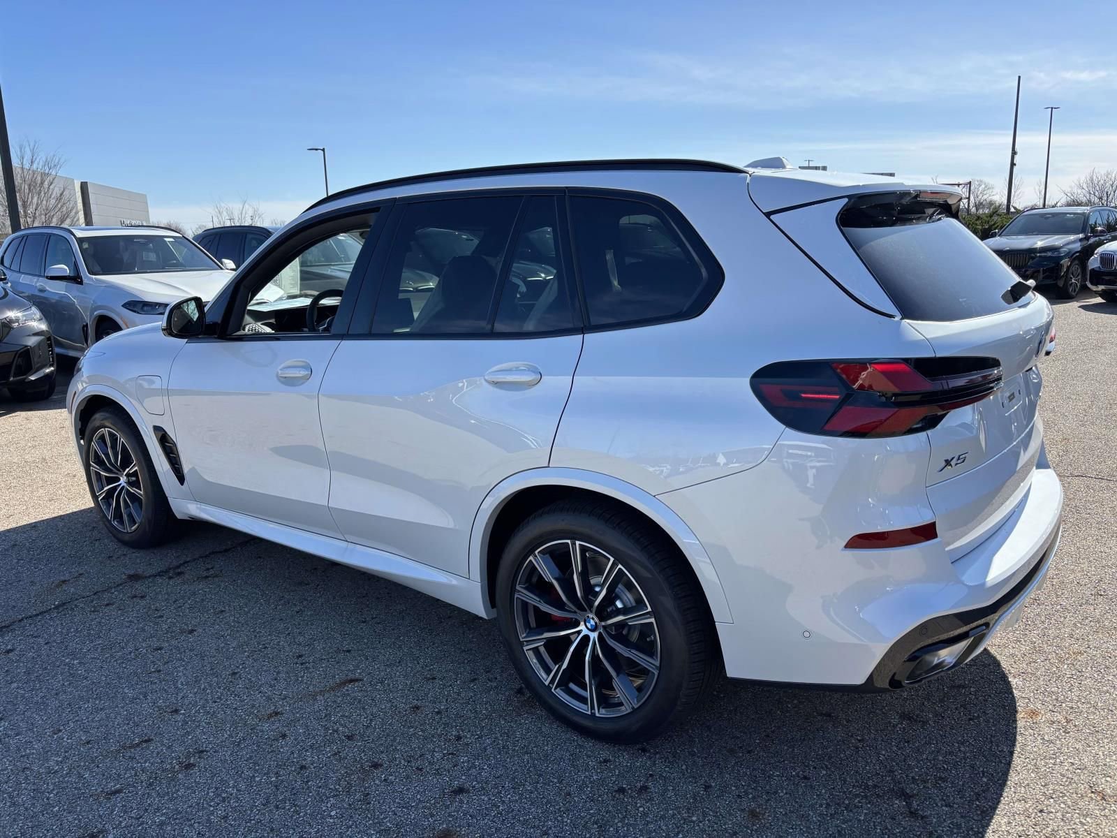 New 2026 BMW X5 xDrive50e image 7