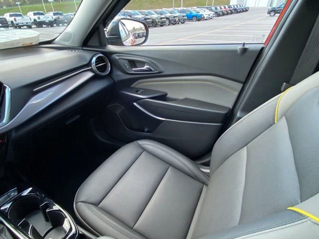 Used 2024 Chevrolet Trax ACTIV w/ Sunroof Package image 25