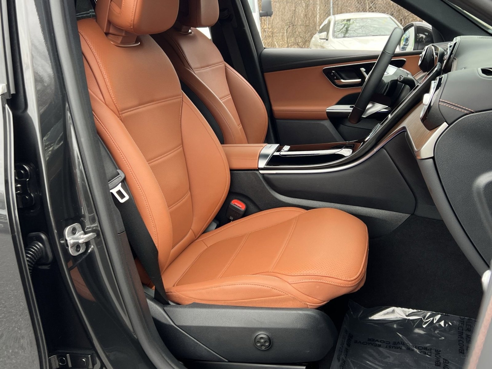 Certified 2025 Mercedes-Benz GLC 300 4MATIC image 26