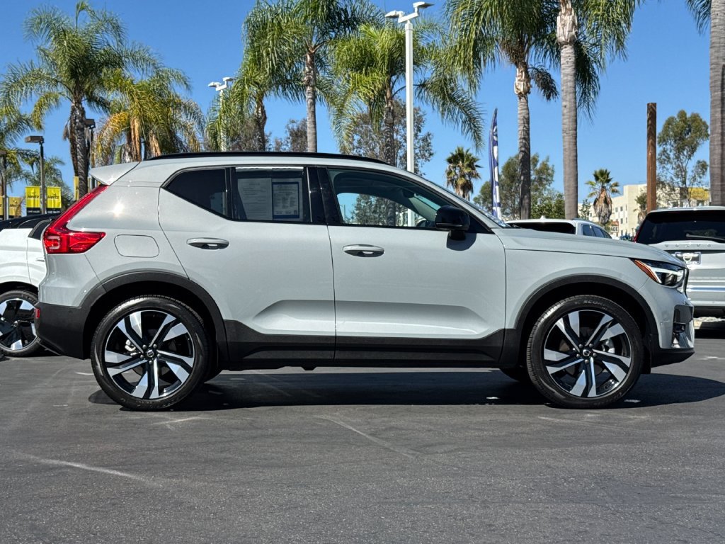 Certified 2024 Volvo XC40 B5 Ultimate w/ Protection Package Premier AWD/4WD image 6