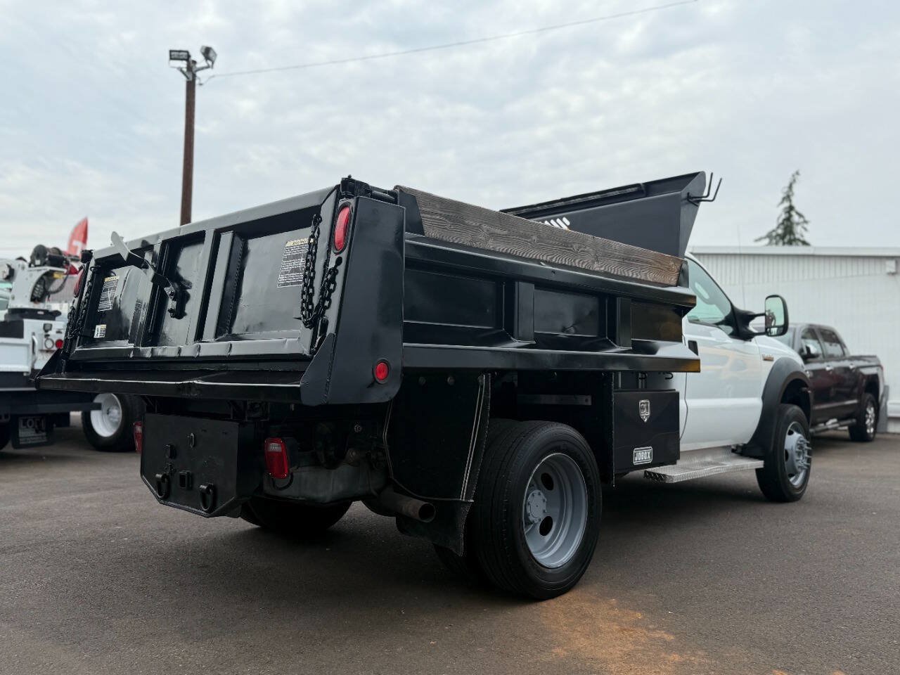 Used 2006 Ford F450 2WD Regular Cab Super Duty image 7