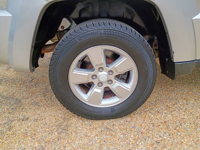 Used 2012 Jeep Liberty Sport image 22